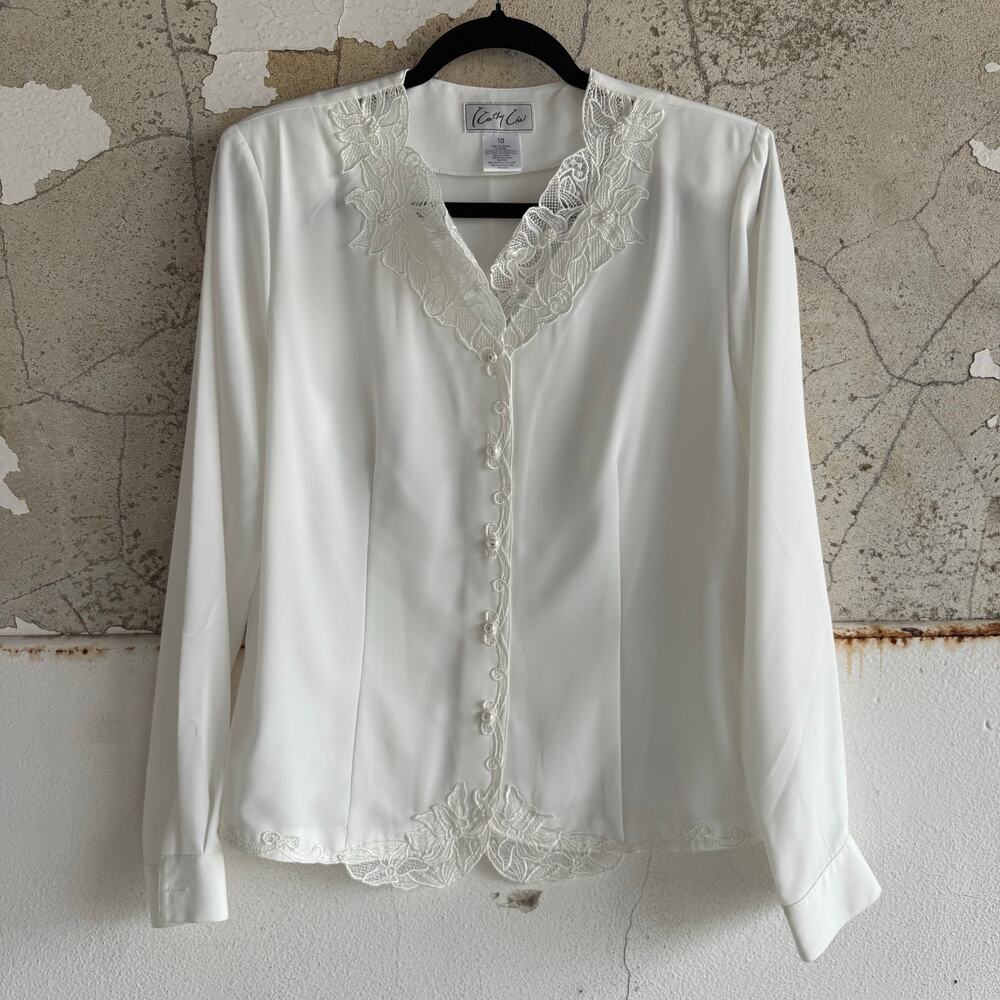 Vtg 90s Blouse White Lace Trim V Neck Pearl Button Long Sleeve Button Up Top 10